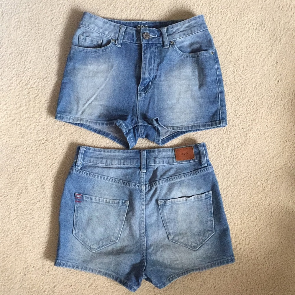 BDG High Rise Erin 5-Pocket Shortie Size 24